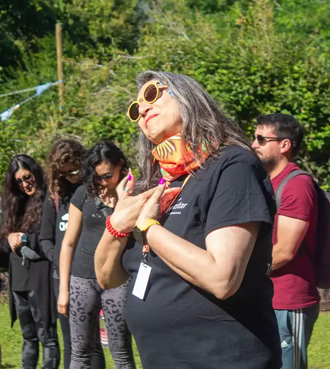 Participantes realizando una ruta de autocuidado enfocada en bienestar, conexión personal y equilibrio emocional.