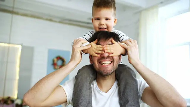 papá celebrando con ideas para el día del padre